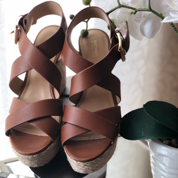 NEW Micheal Kors Strappy Sandal Wedges - Picture 2 of 7